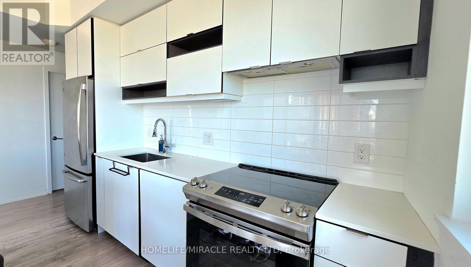 1704 - 4065 Confederation Parkway, Mississauga, Ontario  L5B 0L4 - Photo 5 - W13638844