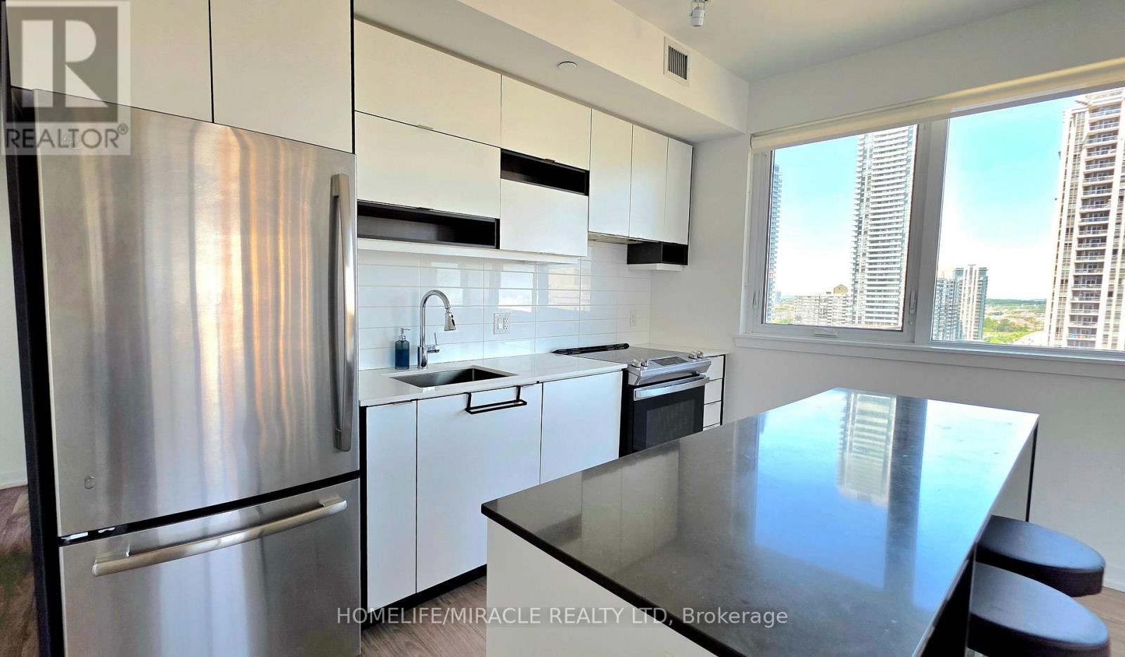 1704 - 4065 Confederation Parkway, Mississauga, Ontario  L5B 0L4 - Photo 6 - W13638844