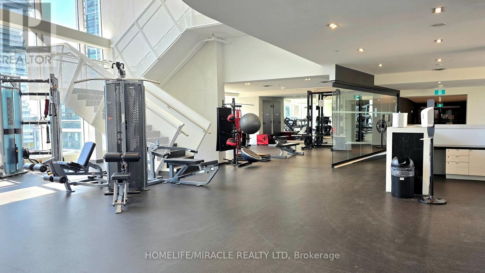 1704 - 4065 Confederation Parkway, Mississauga, Ontario  L5B 0L4 - Photo 19 - W13638844