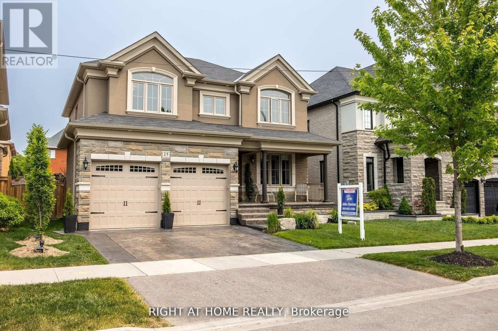 25 CHARTERHOUSE DRIVE N, Whitby, Ontario