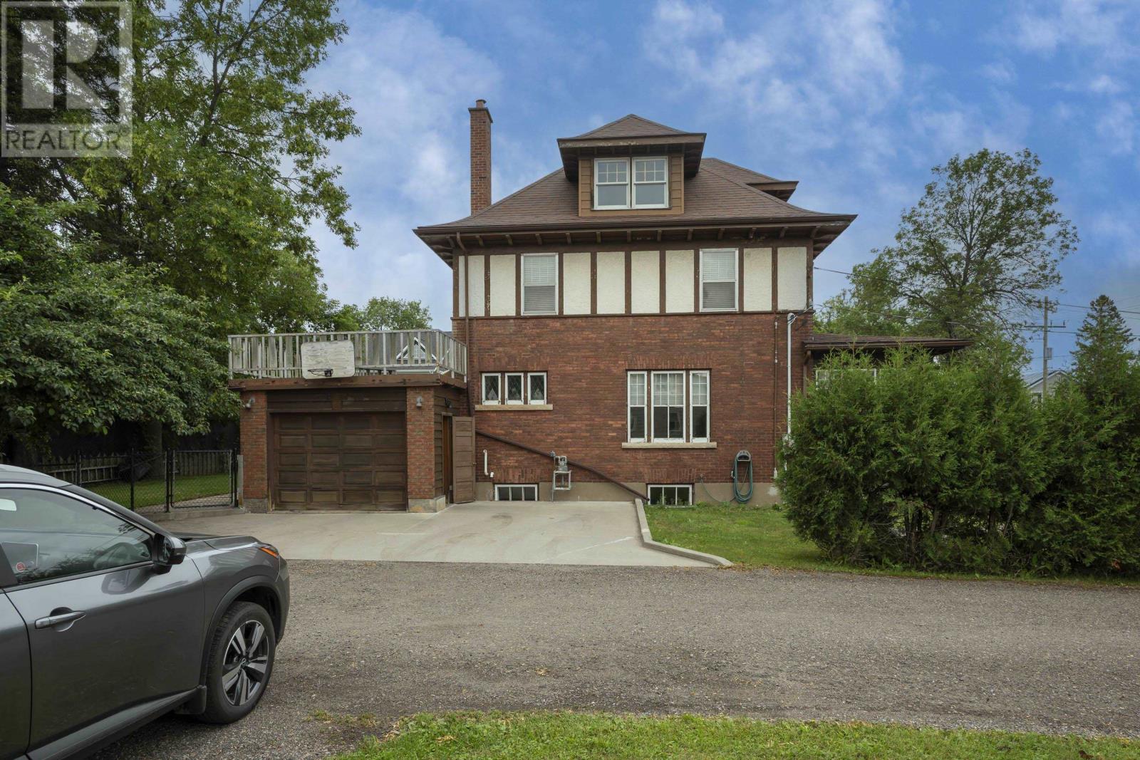 74 Prospect Ave, Thunder Bay, Ontario  P7A 5L2 - Photo 2 - TB2602166