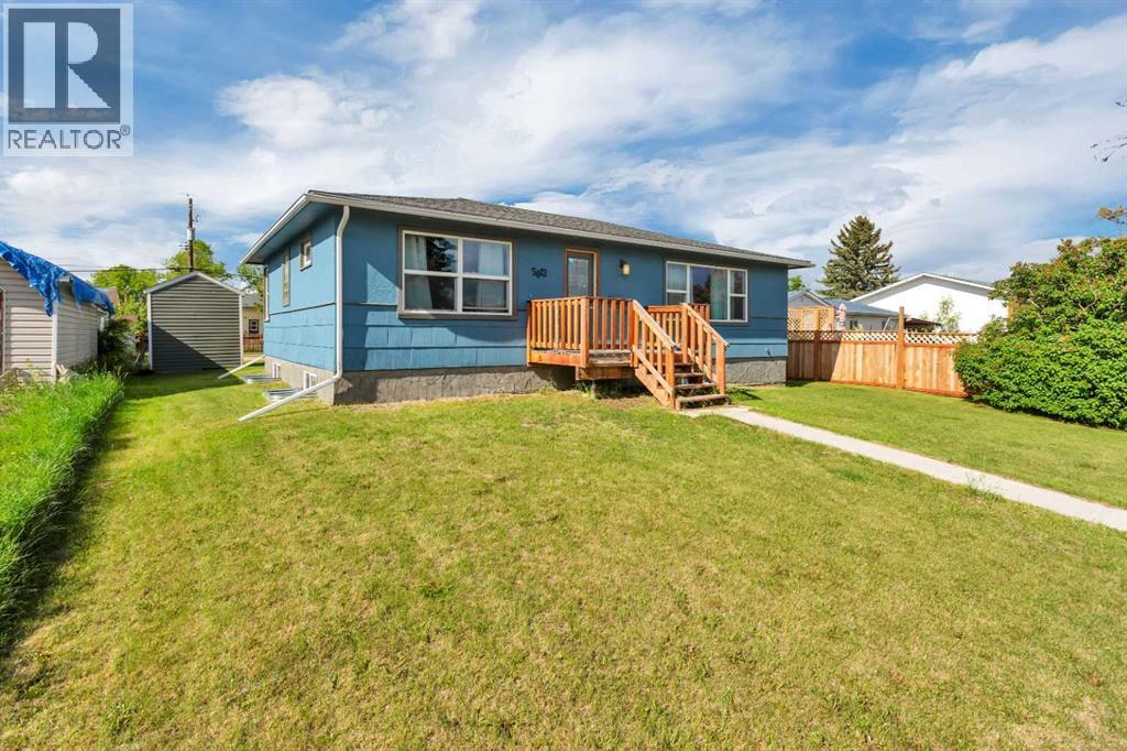 5012 62 Avenue, Ponoka, Alberta  T4J 1E6 - Photo 3 - A2321348