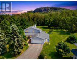 4306 Oak Heights PL, Thunder Bay, Ontario