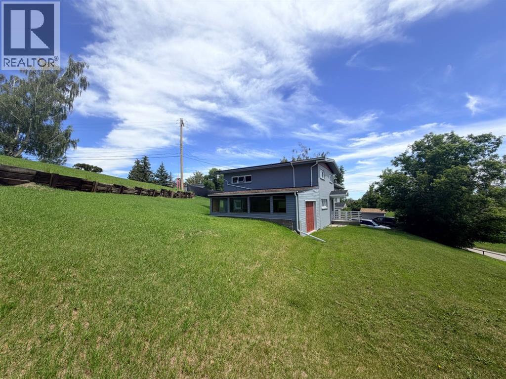 771 Dundas Street, Pincher Creek, Alberta  T0K 1W0 - Photo 4 - A2327285