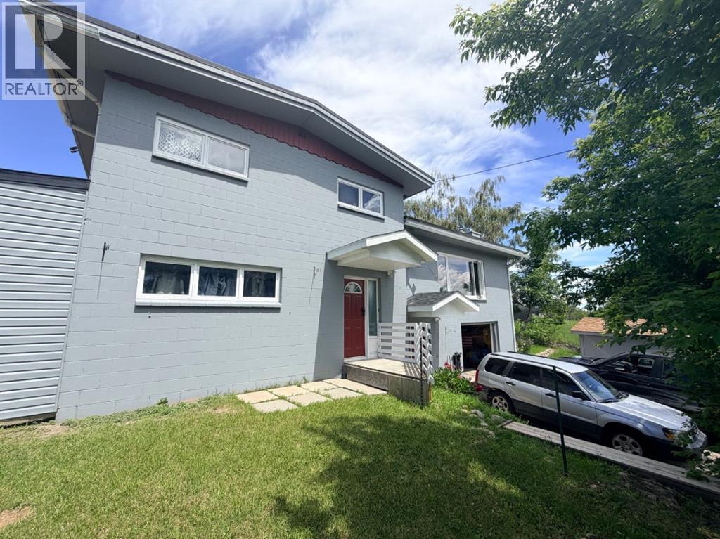 771 Dundas Street, Pincher Creek, Alberta  T0K 1W0 - Photo 6 - A2327285
