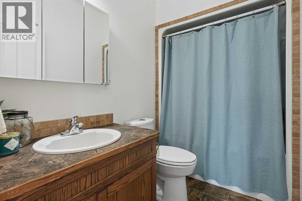 375 S 200 E, Raymond, Alberta  T0K 2S0 - Photo 15 - A2334512