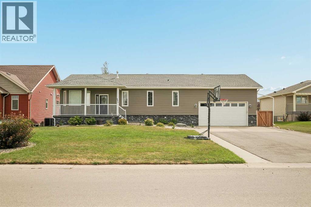 375 S 200 E, Raymond, Alberta  T0K 2S0 - Photo 1 - A2334512