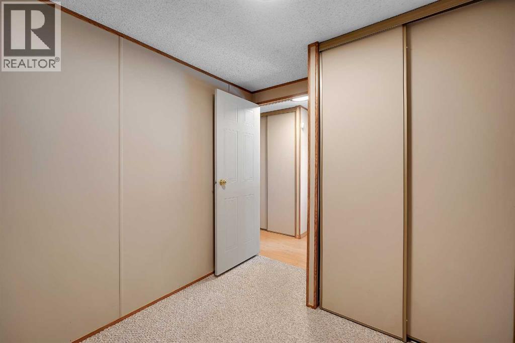 169 Erin Woods Circle SE, Calgary, Alberta  T2B 3E1 - Photo 20 - A2334682