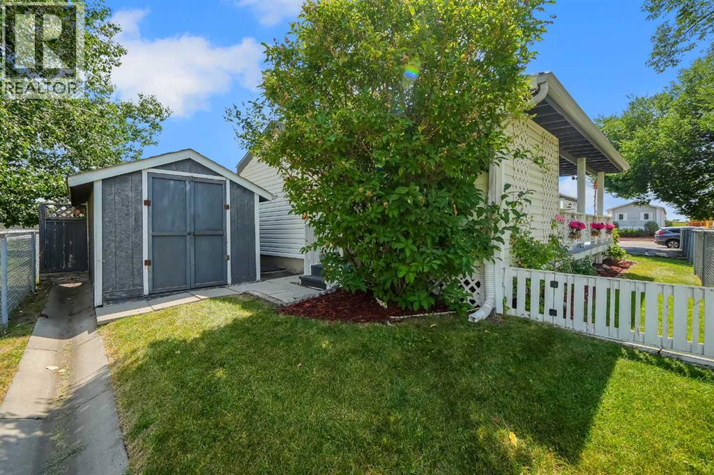 169 Erin Woods Circle SE, Calgary, Alberta  T2B 3E1 - Photo 30 - A2334682