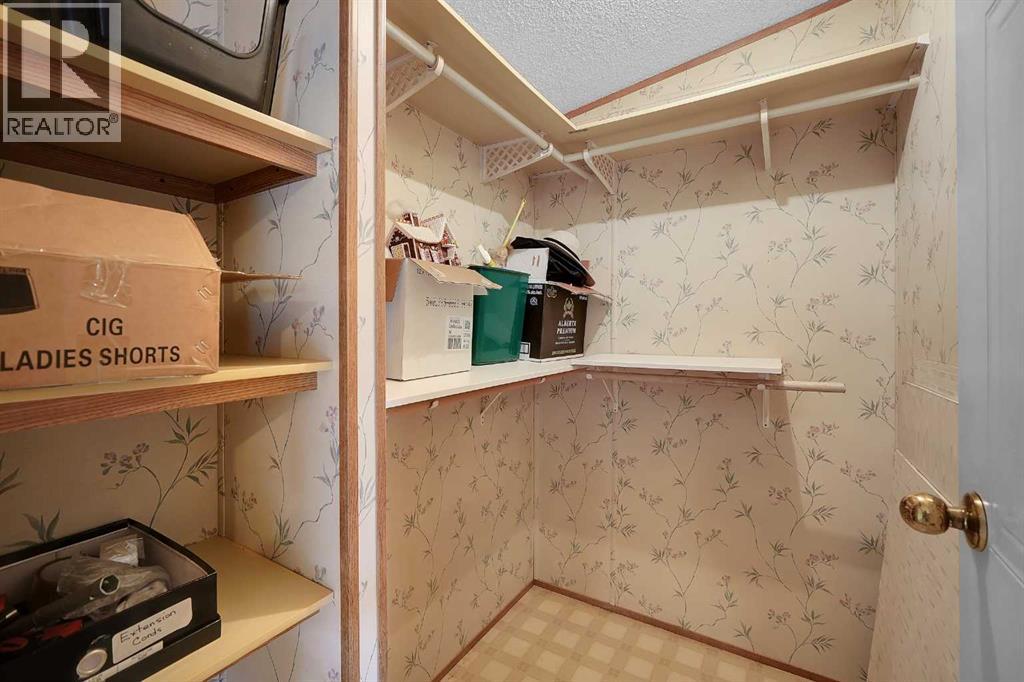 169 Erin Woods Circle SE, Calgary, Alberta  T2B 3E1 - Photo 27 - A2334682