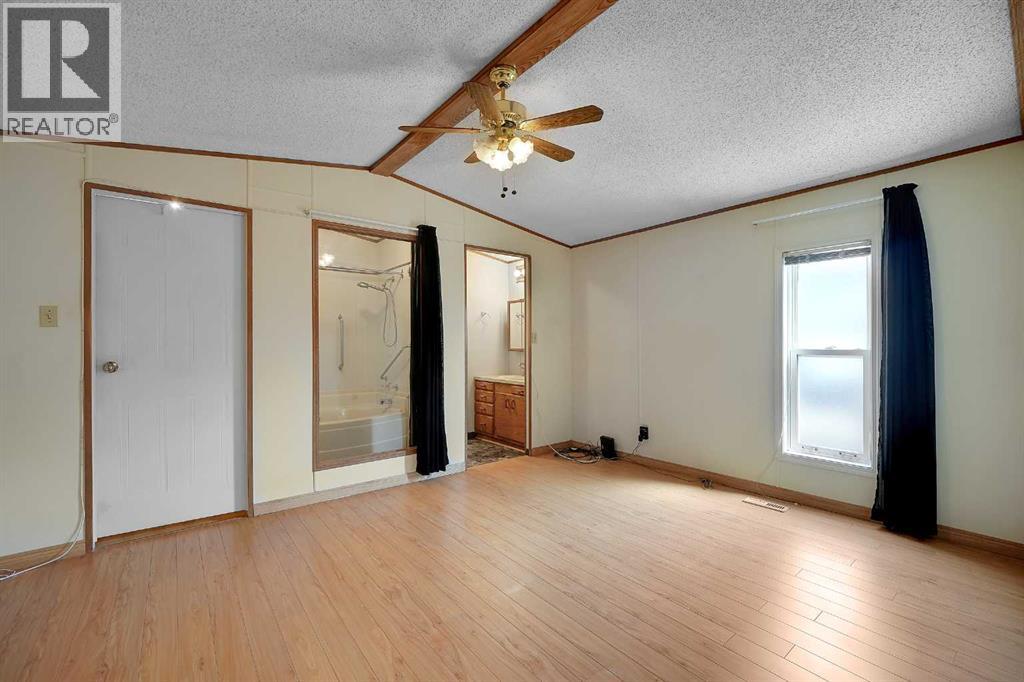 169 Erin Woods Circle SE, Calgary, Alberta  T2B 3E1 - Photo 23 - A2334682