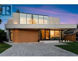 11 KNOWLES CRESCENT, Aurora, Ontario