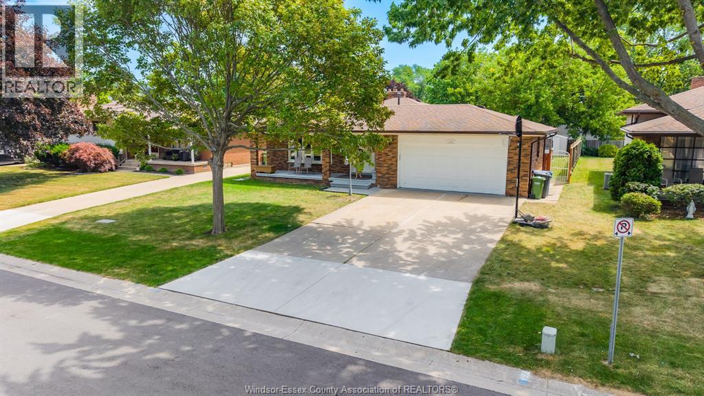 386 WOODRIDGE, Tecumseh, Ontario