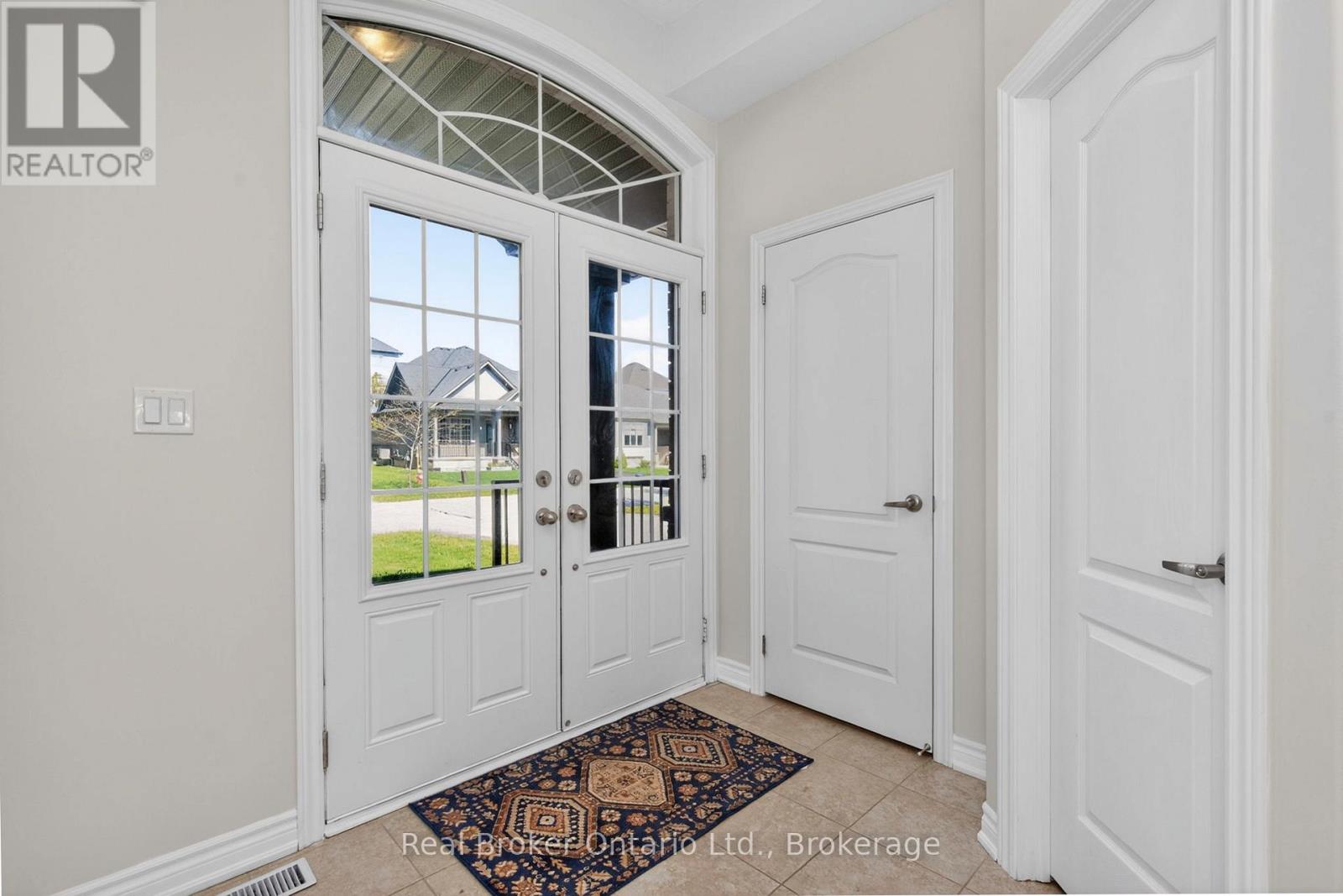 3135 Emperor Drive, Orillia, Ontario  L3V 0G4 - Photo 4 - S13639144
