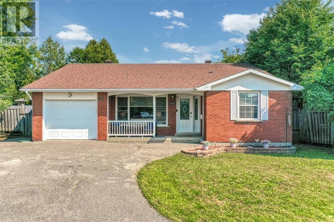 69 Kingston Court, Sudbury, Ontario  P3A 1E1 - Photo 1 - 2129612