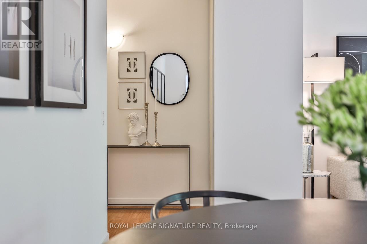 206 - 284 Bloor Street W, Toronto, Ontario  M5B 2L4 - Photo 3 - C13639362