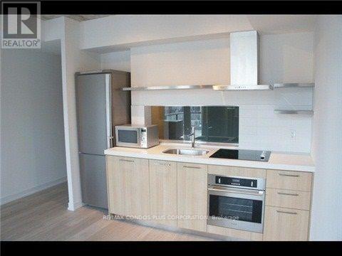 409 - 560 KING STREET W