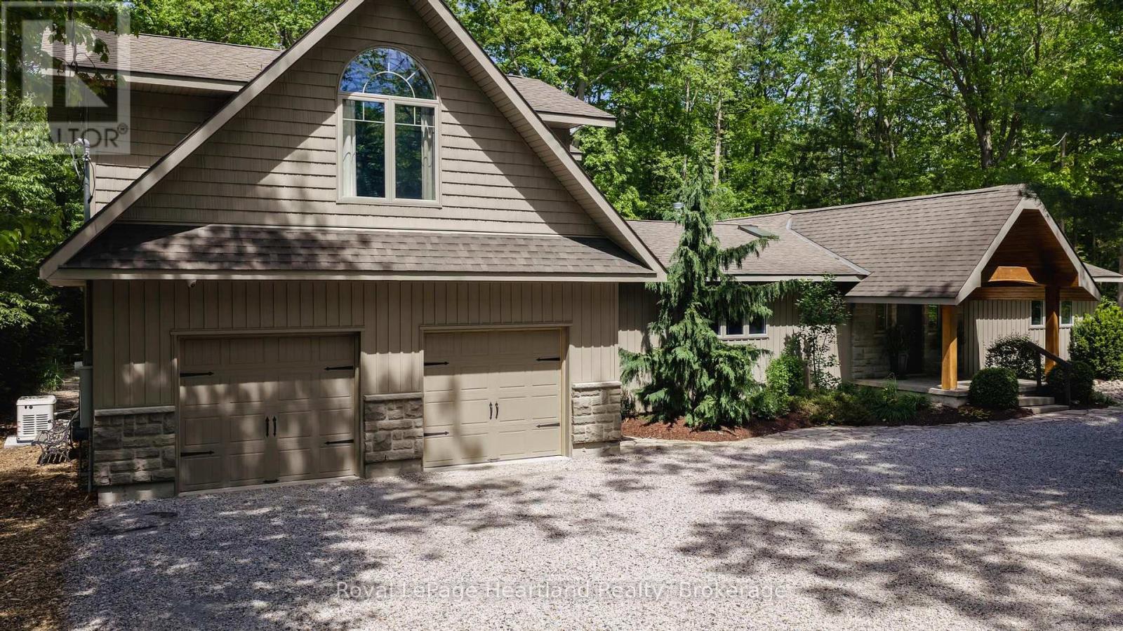 10308 Beach O' Pines Road, Lambton Shores, Ontario  N0M 1T0 - Photo 2 - X13639116