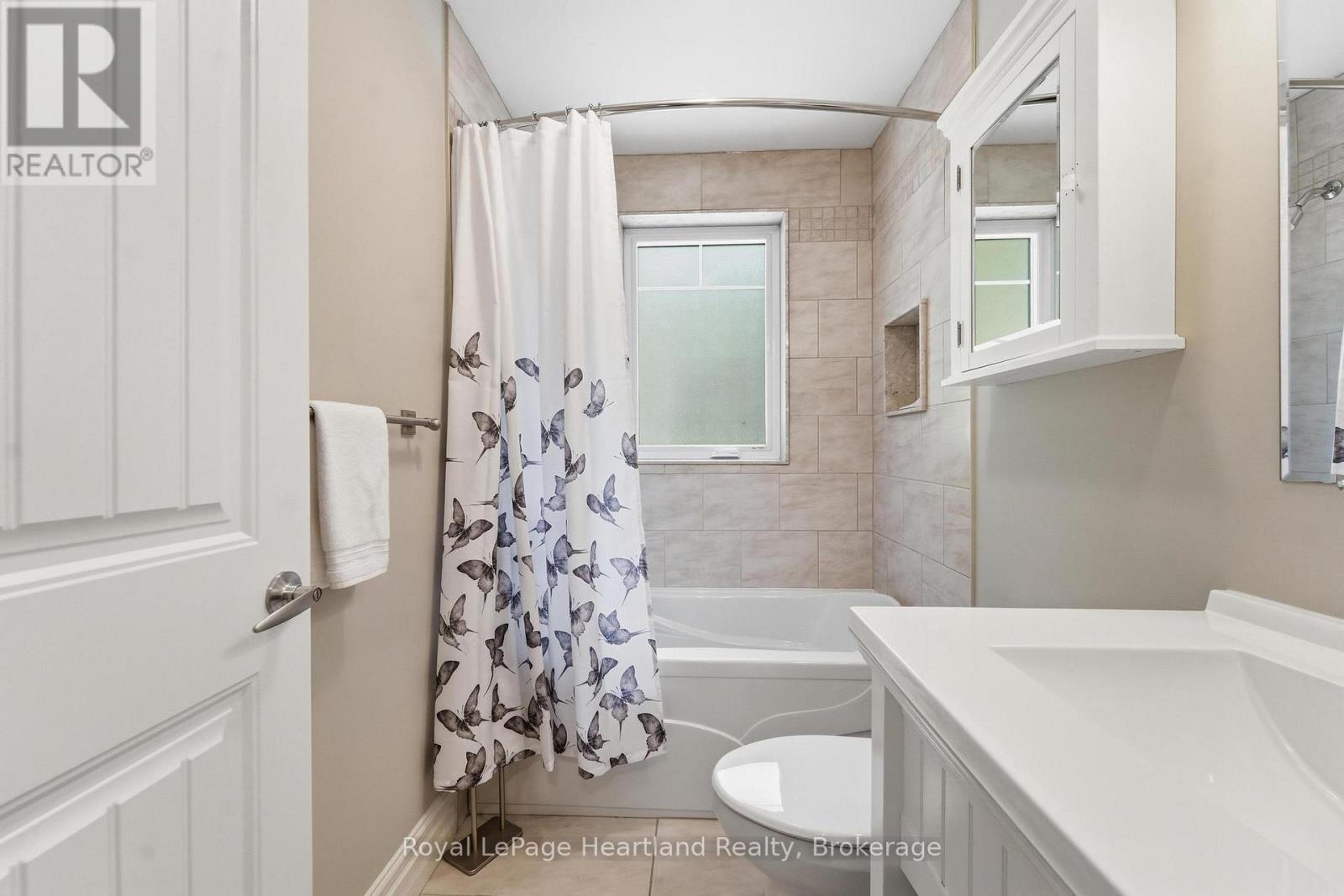 10308 Beach O' Pines Road, Lambton Shores, Ontario  N0M 1T0 - Photo 25 - X13639116