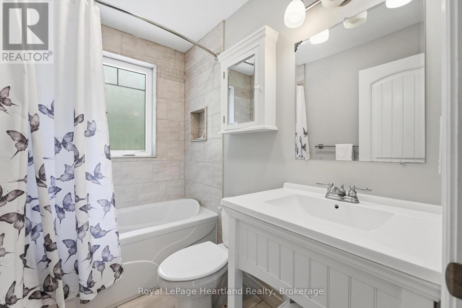 10308 Beach O' Pines Road, Lambton Shores, Ontario  N0M 1T0 - Photo 26 - X13639116