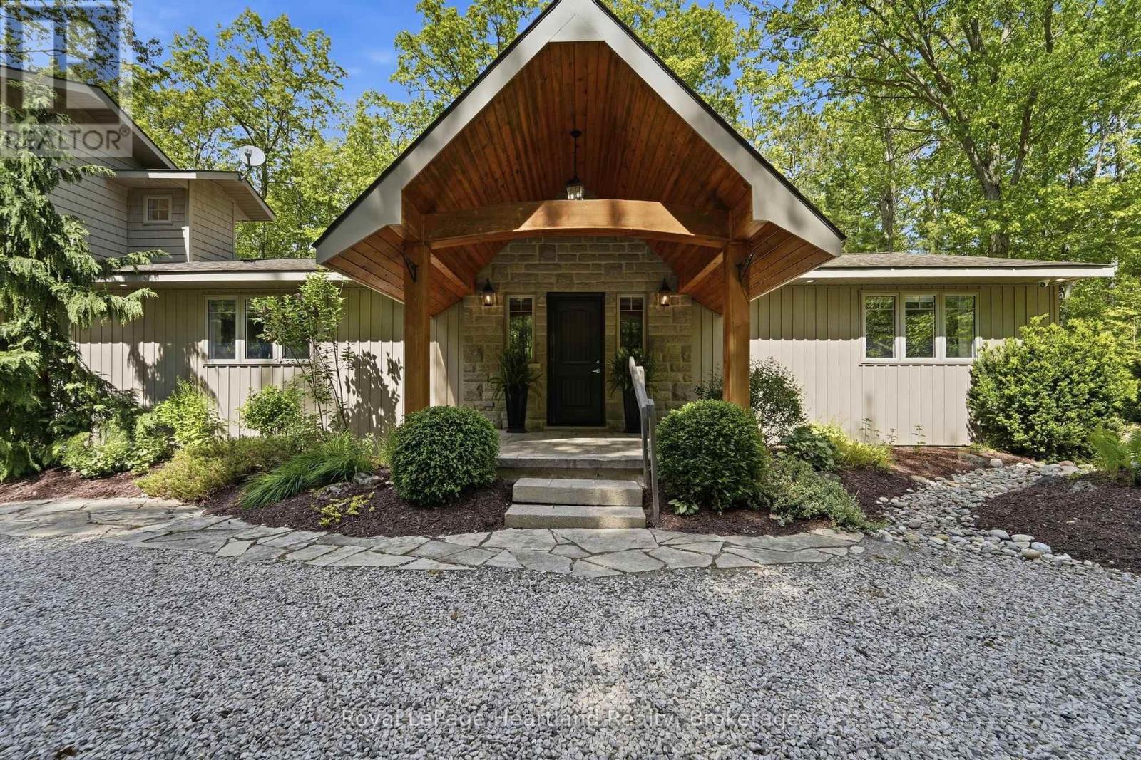 10308 Beach O' Pines Road, Lambton Shores, Ontario  N0M 1T0 - Photo 3 - X13639116