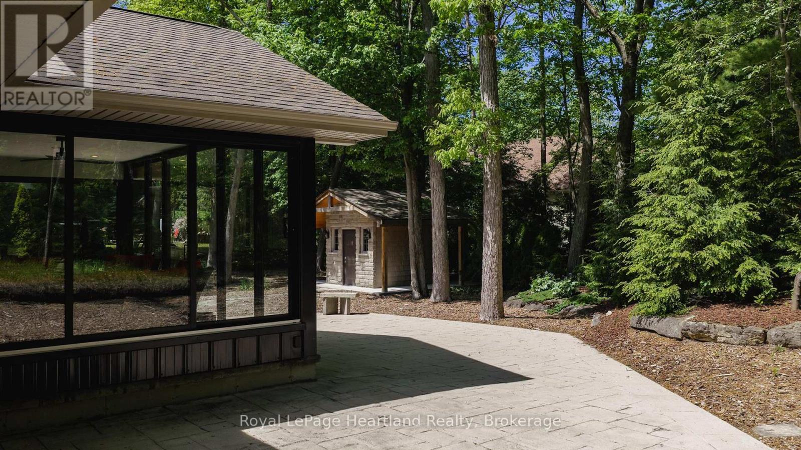 10308 Beach O' Pines Road, Lambton Shores, Ontario  N0M 1T0 - Photo 41 - X13639116