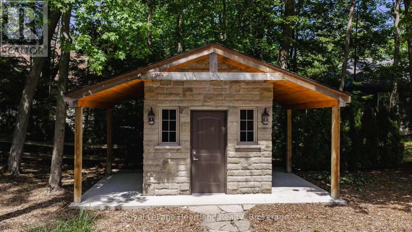 10308 Beach O' Pines Road, Lambton Shores, Ontario  N0M 1T0 - Photo 43 - X13639116