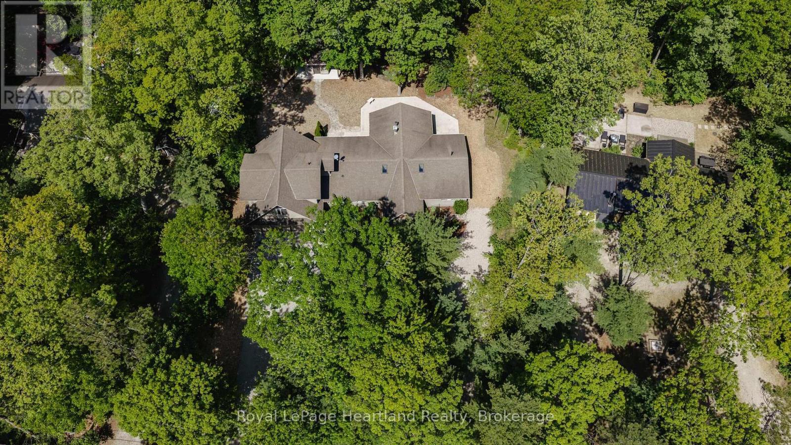 10308 Beach O' Pines Road, Lambton Shores, Ontario  N0M 1T0 - Photo 46 - X13639116