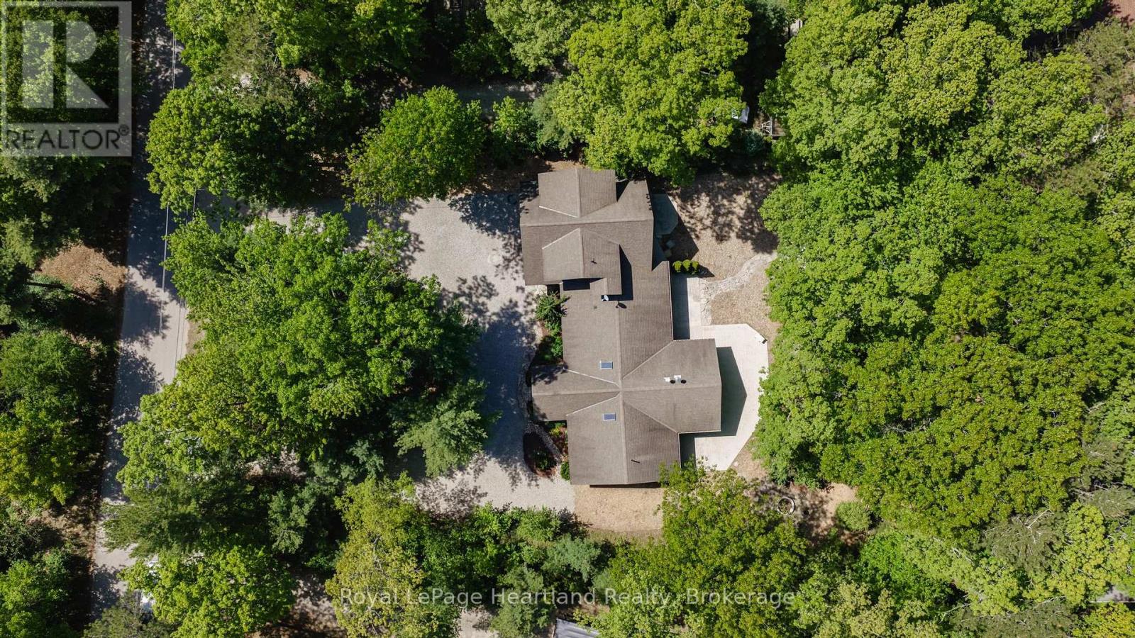 10308 Beach O' Pines Road, Lambton Shores, Ontario  N0M 1T0 - Photo 47 - X13639116