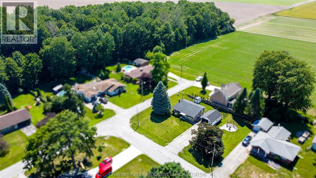 67 Walnut Drive, Wallaceburg, Ontario  N8A 3L4 - Photo 3 - 26015142