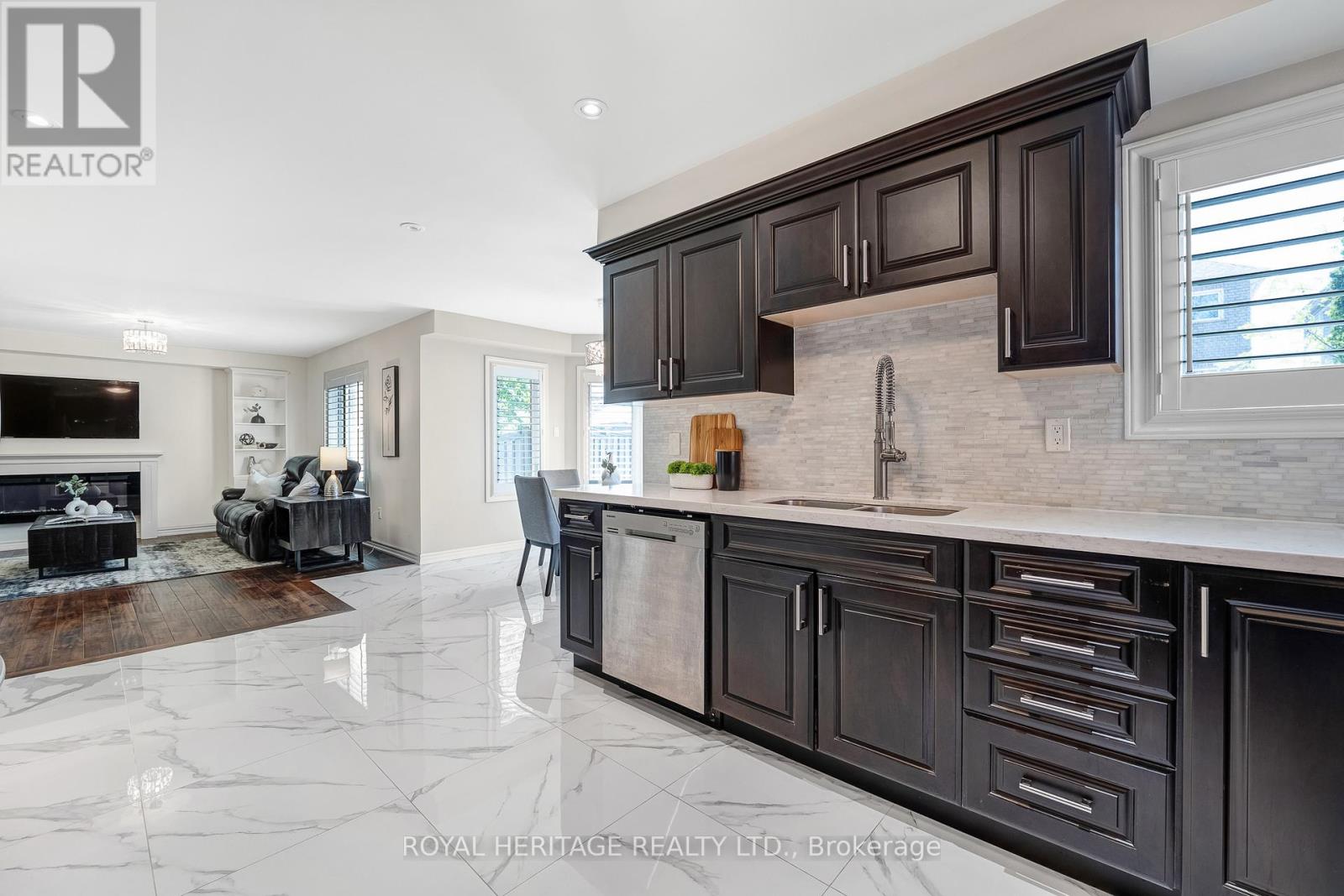 1856 Rosebank Road, Pickering, Ontario  L1V 6Y1 - Photo 10 - E13639128