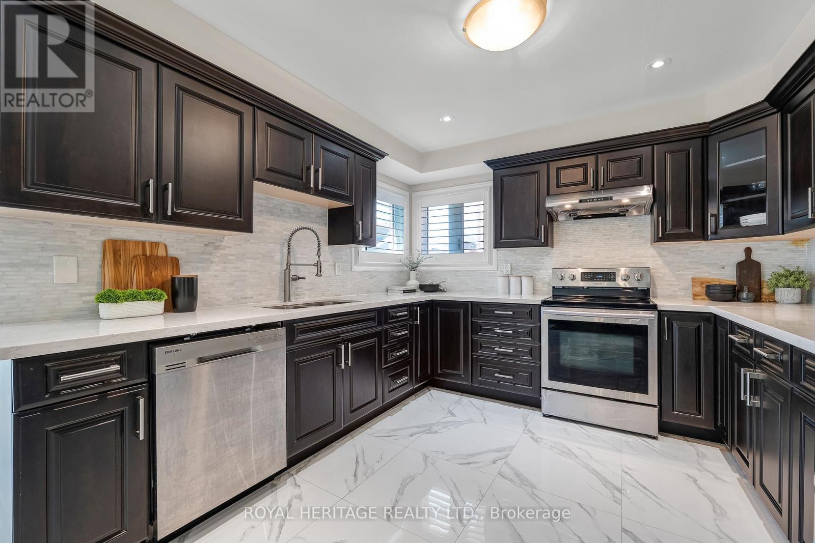 1856 Rosebank Road, Pickering, Ontario  L1V 6Y1 - Photo 8 - E13639128