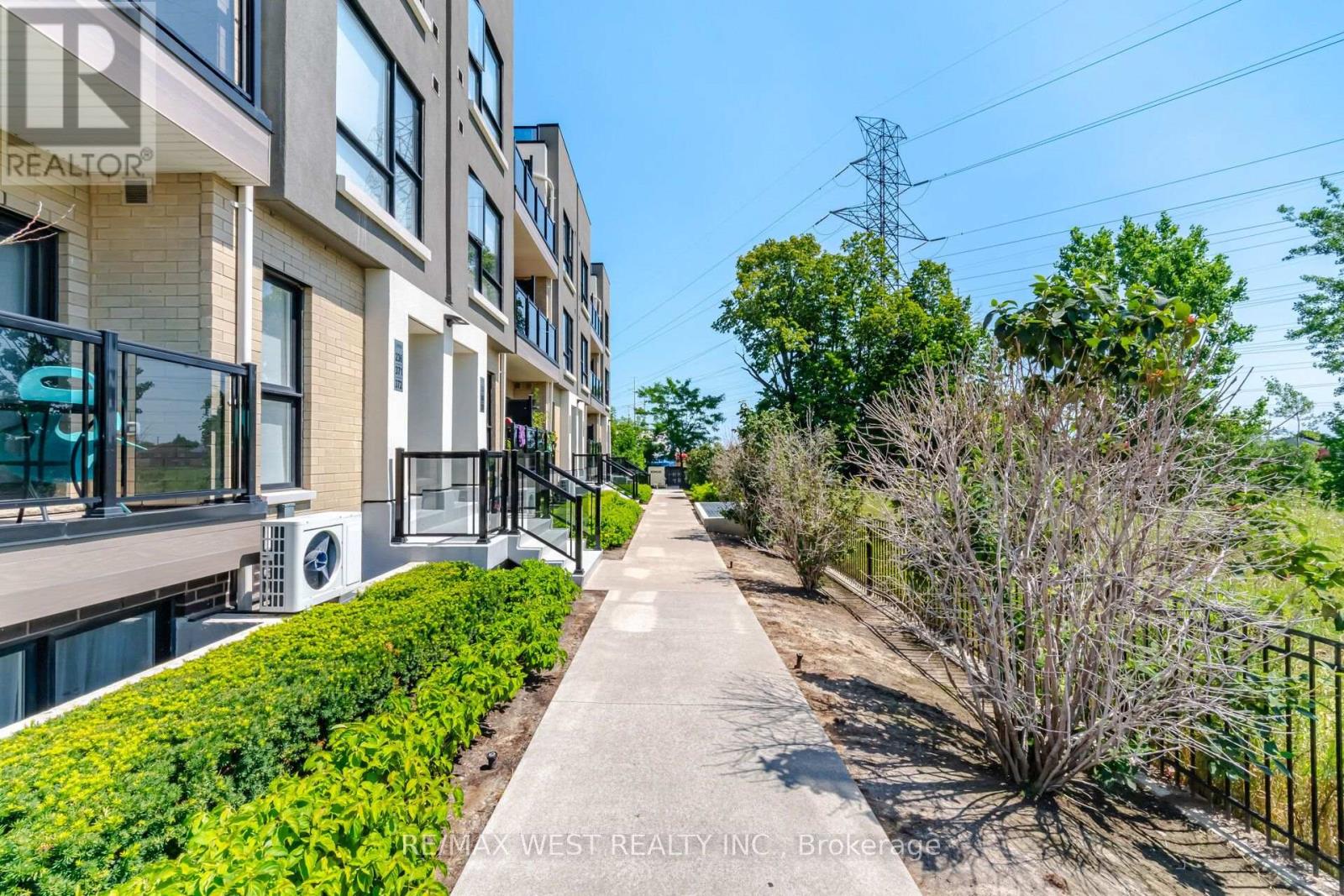 233 - 515 Kingbird Grove, Toronto, Ontario  M1B 5R7 - Photo 3 - E13639176