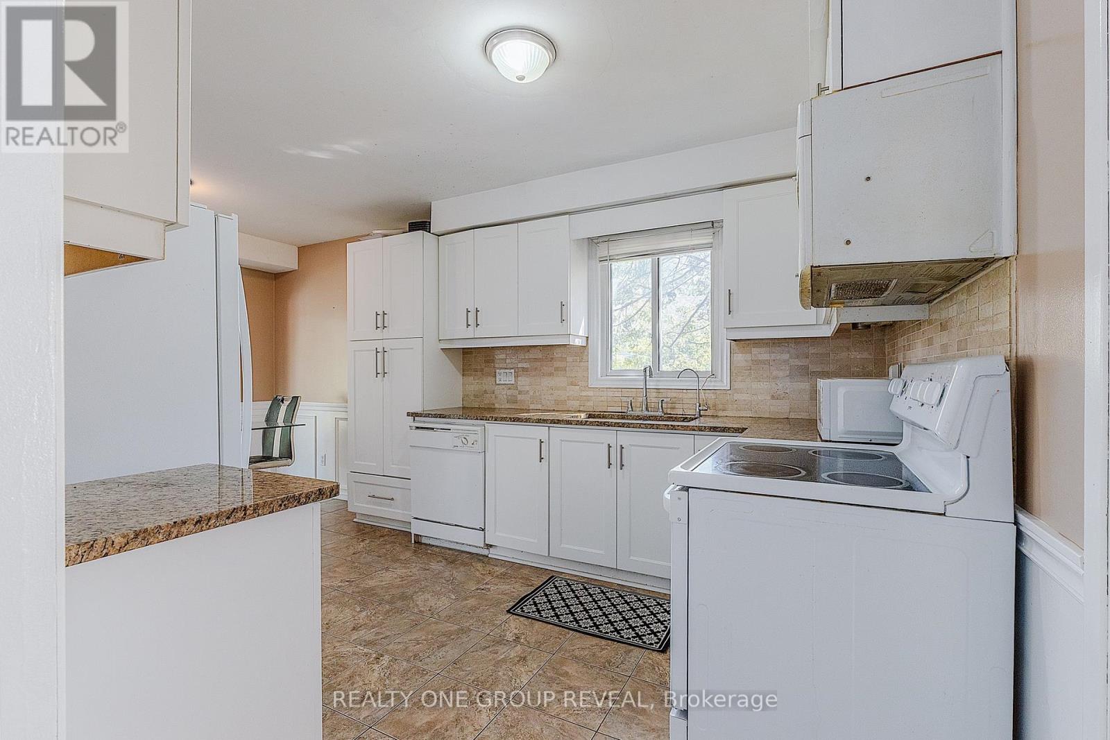 4 Stanford Crescent, Clarington, Ontario  L1B 1G1 - Photo 4 - E13639194