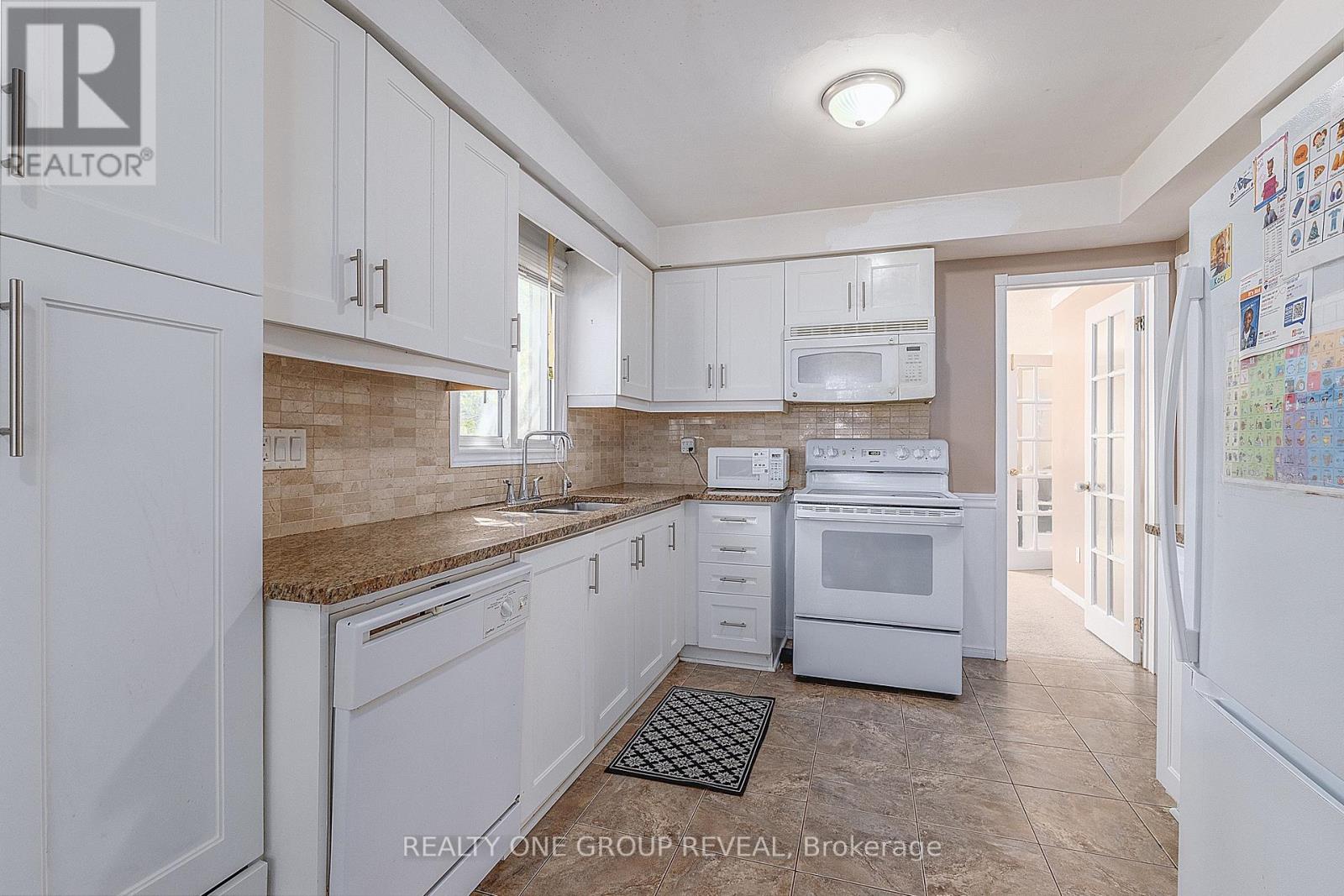 4 Stanford Crescent, Clarington, Ontario  L1B 1G1 - Photo 5 - E13639194