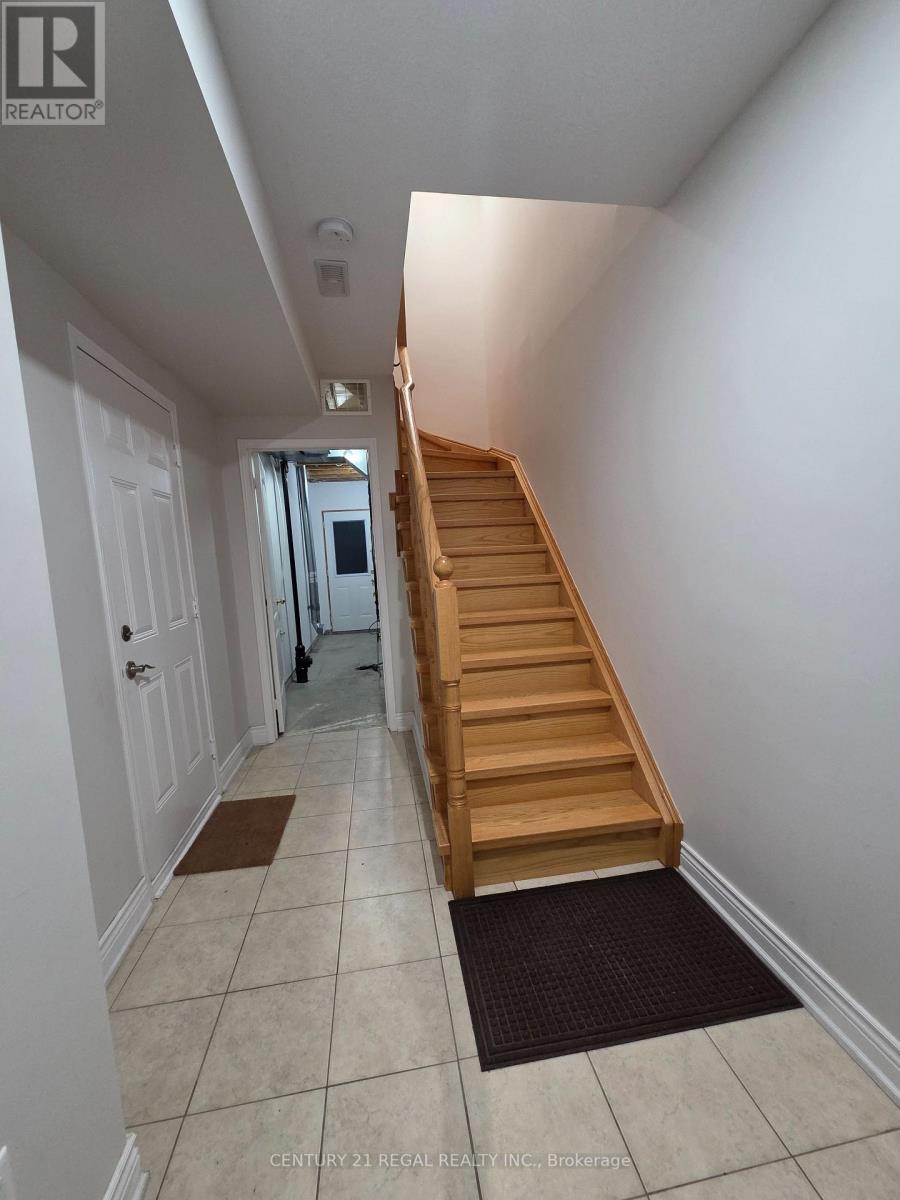 17c Vasto Lane Road, Toronto, Ontario  M1M 1R2 - Photo 2 - E13639262