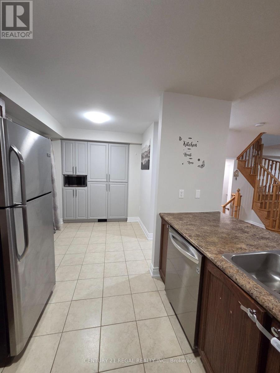 17c Vasto Lane Road, Toronto, Ontario  M1M 1R2 - Photo 9 - E13639262