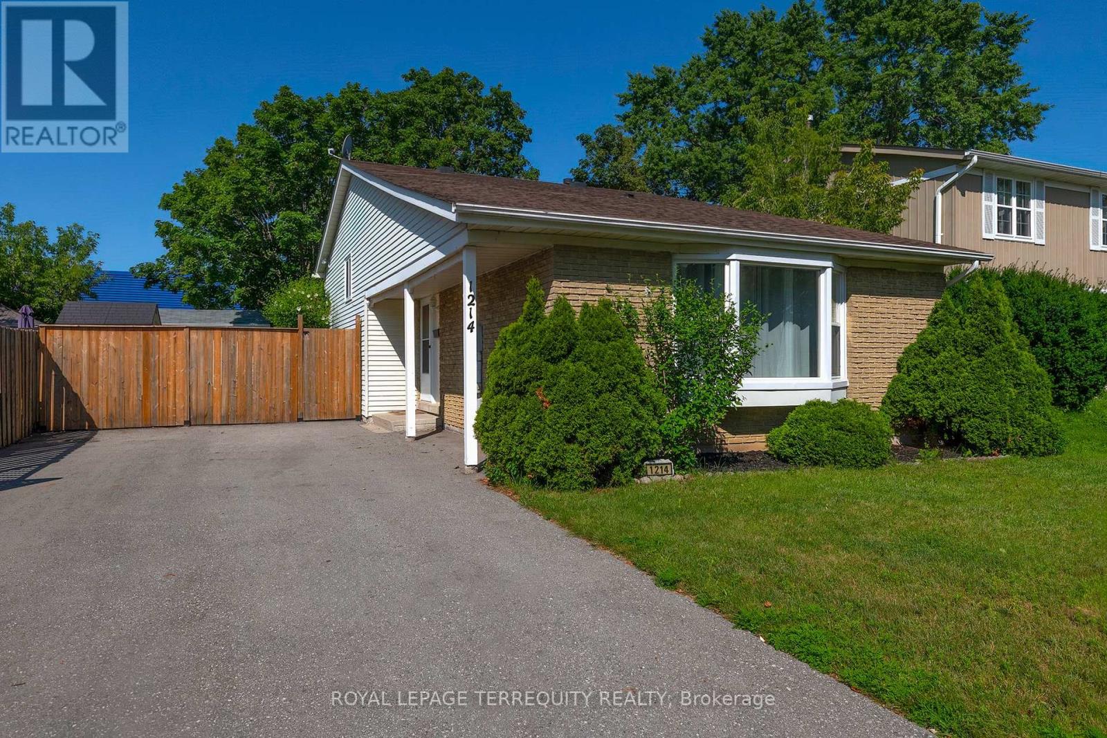 1214 TROWBRIDGE DRIVE, Oshawa, Ontario