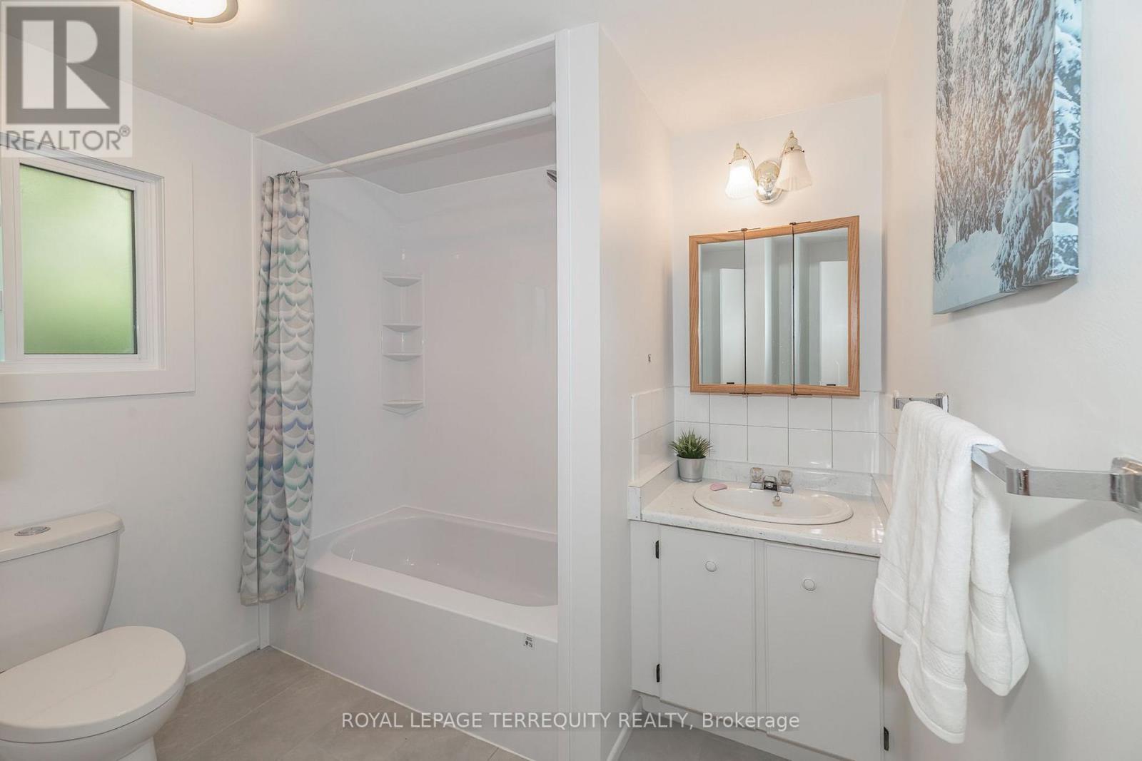 1214 Trowbridge Drive, Oshawa, Ontario  L1G 7H2 - Photo 17 - E13639320