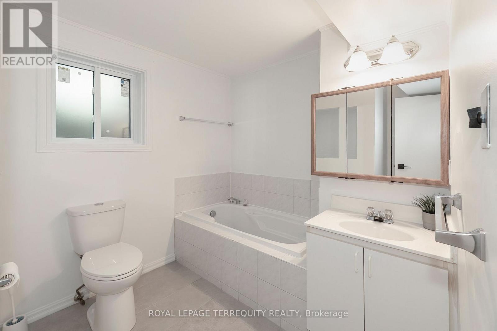 1214 Trowbridge Drive, Oshawa, Ontario  L1G 7H2 - Photo 20 - E13639320