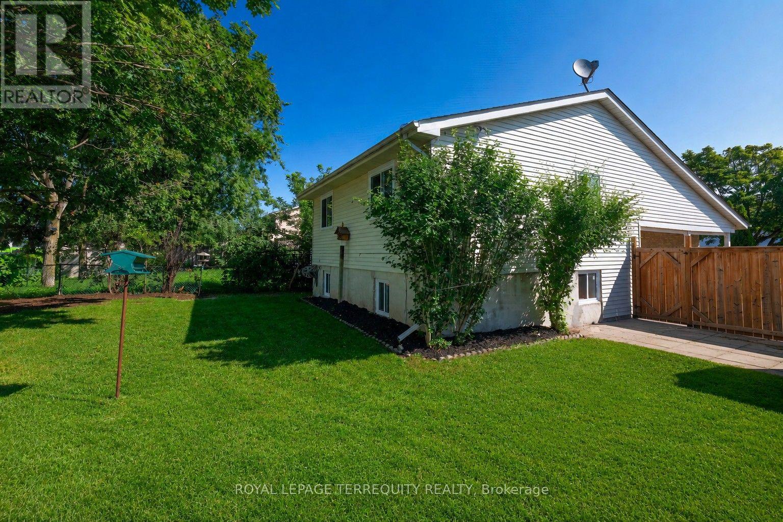 1214 Trowbridge Drive, Oshawa, Ontario  L1G 7H2 - Photo 24 - E13639320