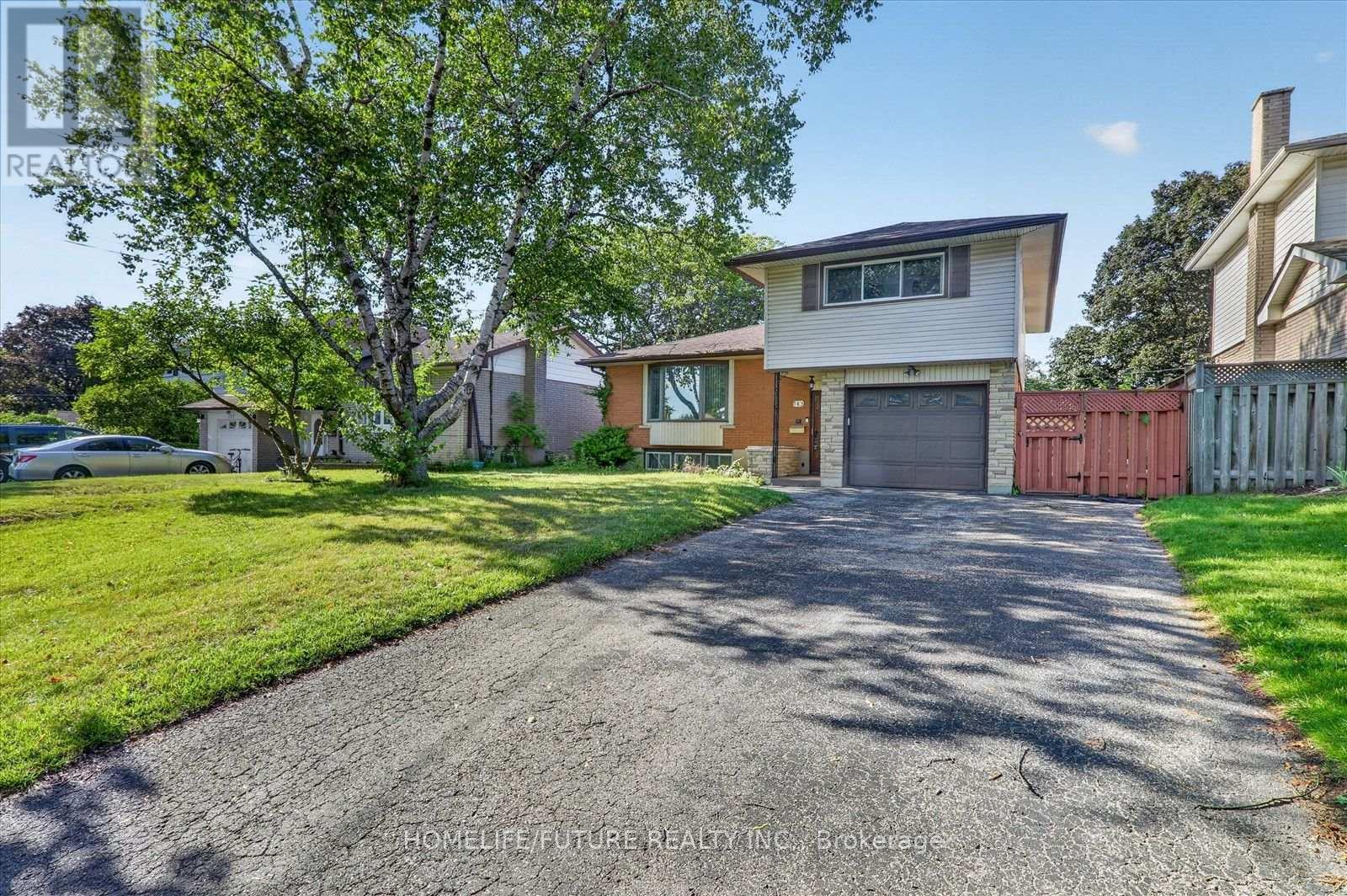 163 Labrador Drive, Oshawa, Ontario  L1H 7E4 - Photo 2 - E13639412
