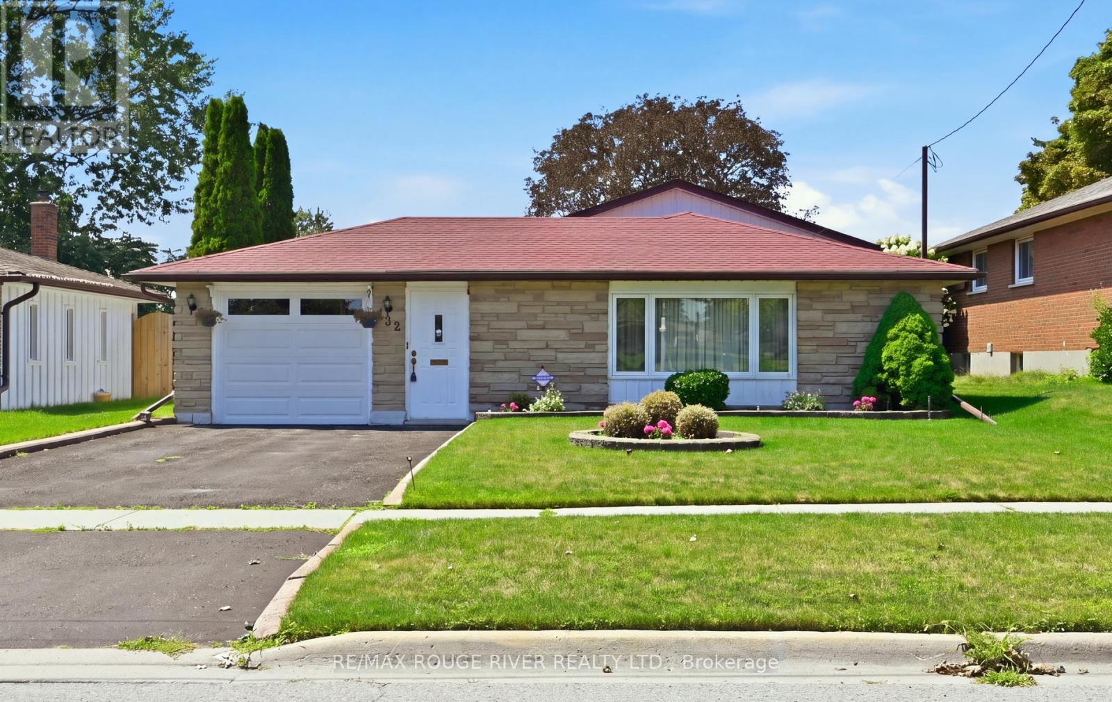 132 ATHABASCA STREET, Oshawa, Ontario