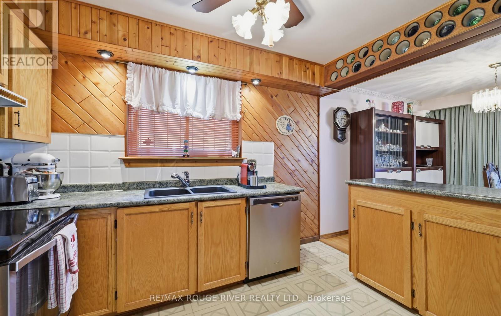 132 Athabasca Street, Oshawa, Ontario  L1H 7H8 - Photo 11 - E13639492