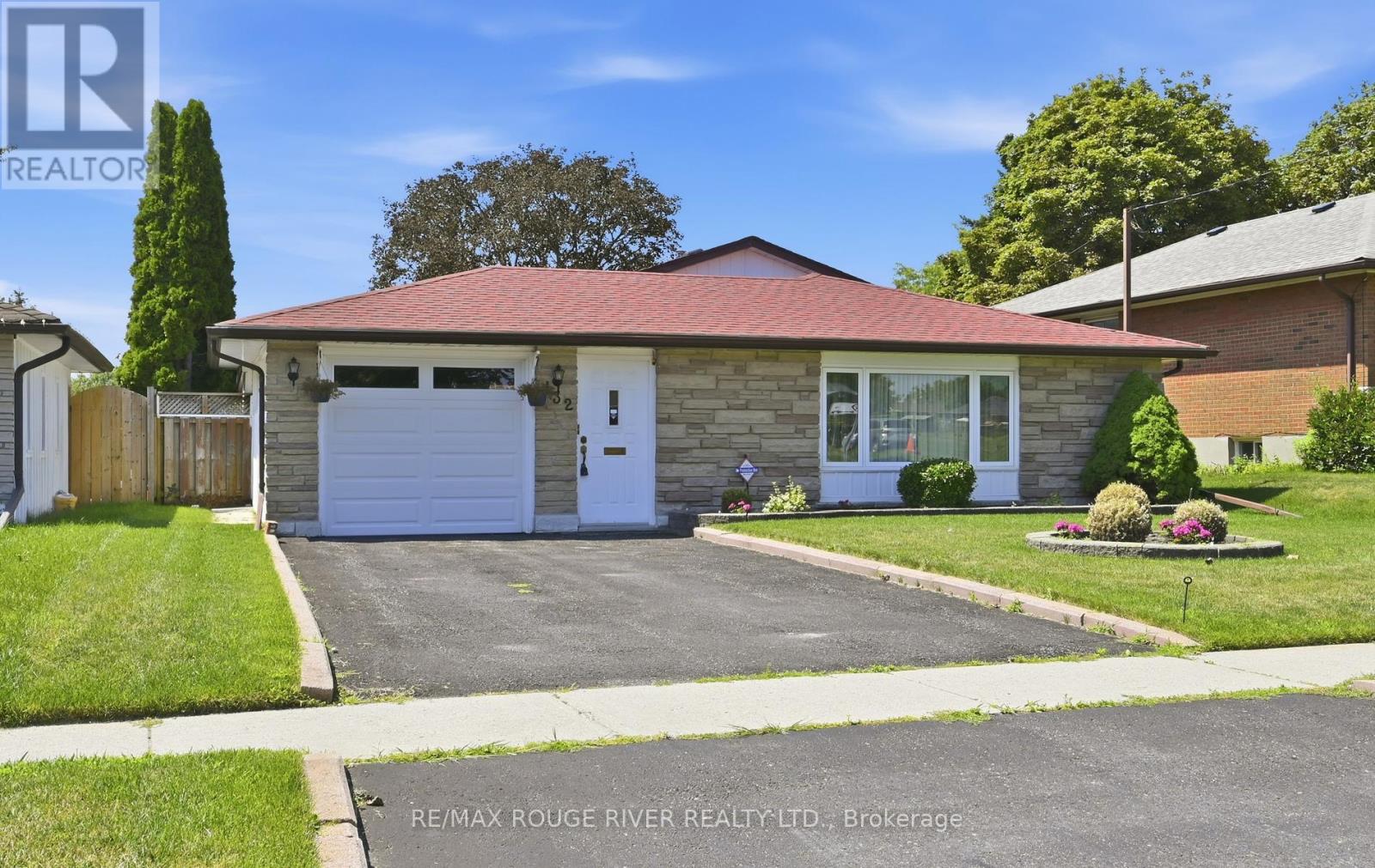 132 Athabasca Street, Oshawa, Ontario  L1H 7H8 - Photo 2 - E13639492