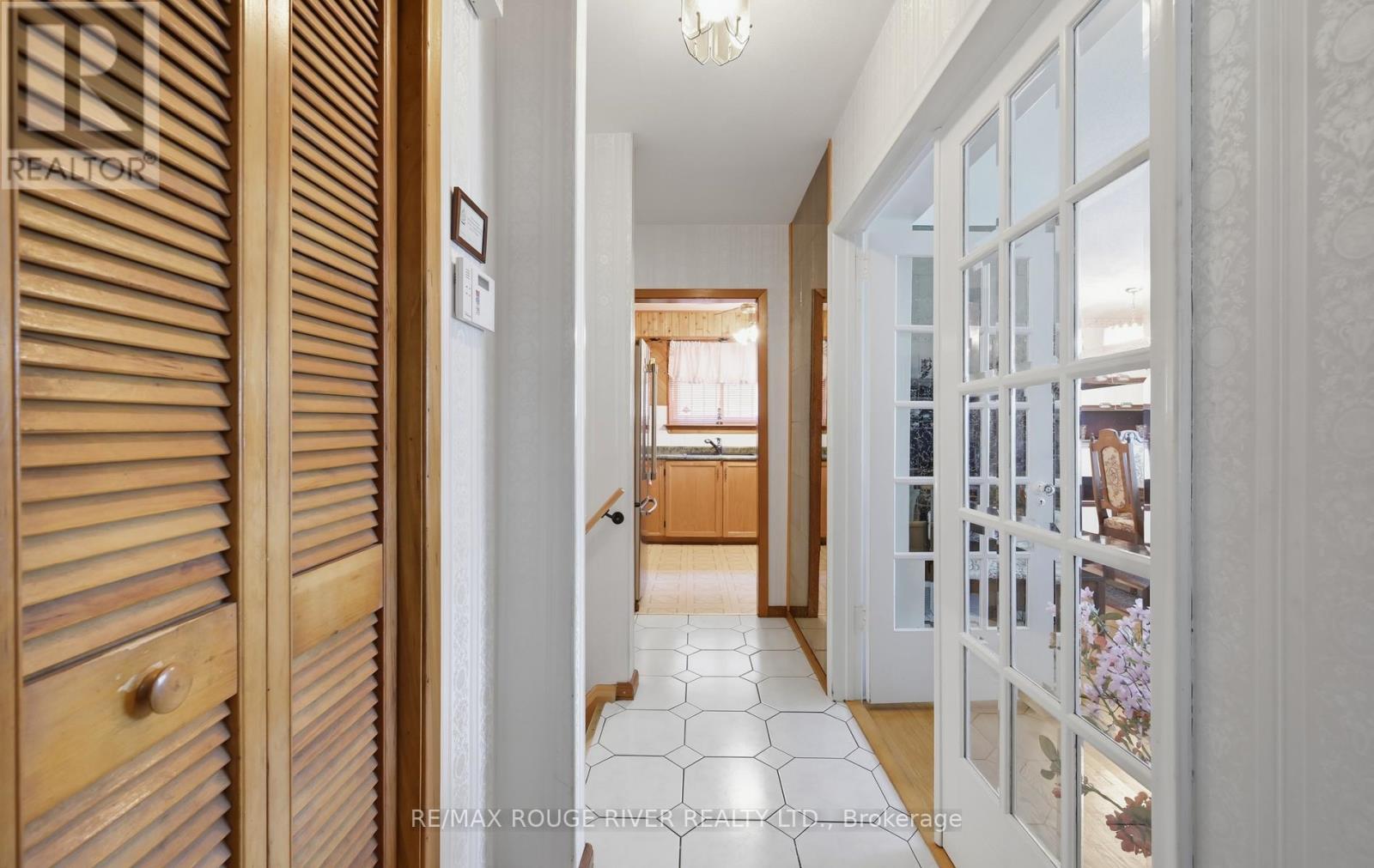 132 Athabasca Street, Oshawa, Ontario  L1H 7H8 - Photo 3 - E13639492