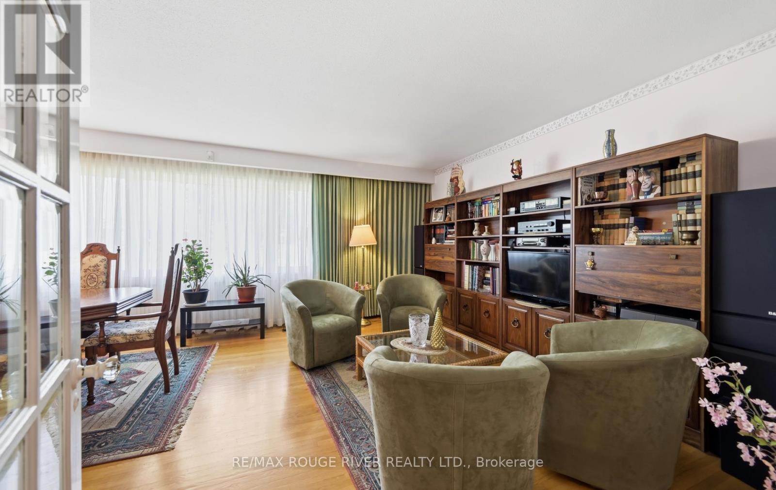 132 Athabasca Street, Oshawa, Ontario  L1H 7H8 - Photo 4 - E13639492