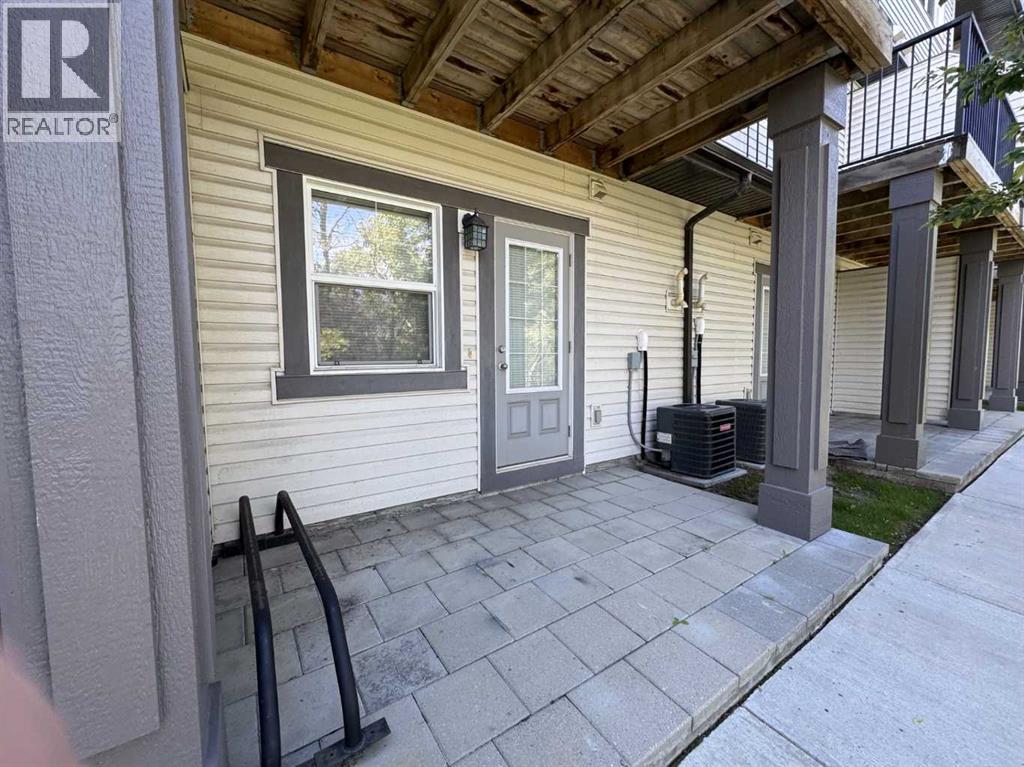 60 New Brighton Point Se, Calgary, Alberta  T2Z 1B9 - Photo 7 - A2332362