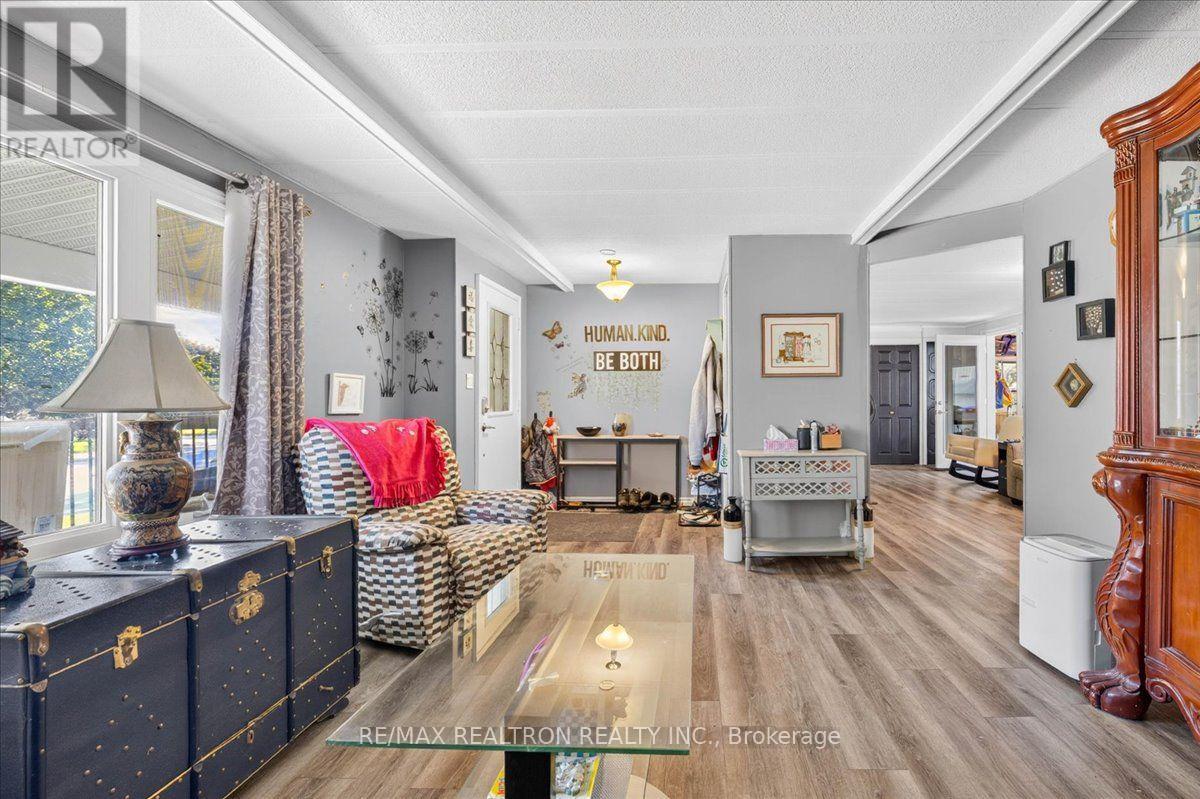 13 Broadway Avenue, Innisfil, Ontario  L9S 1N9 - Photo 15 - N13639126