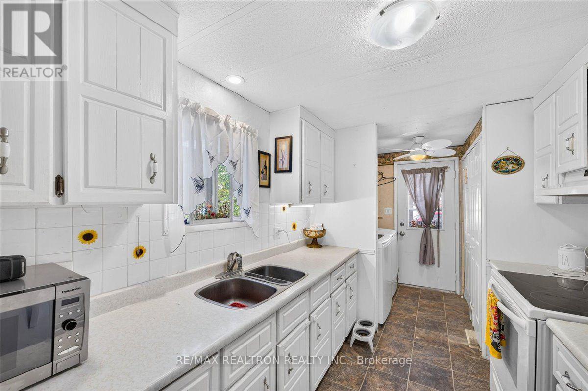 13 Broadway Avenue, Innisfil, Ontario  L9S 1N9 - Photo 17 - N13639126
